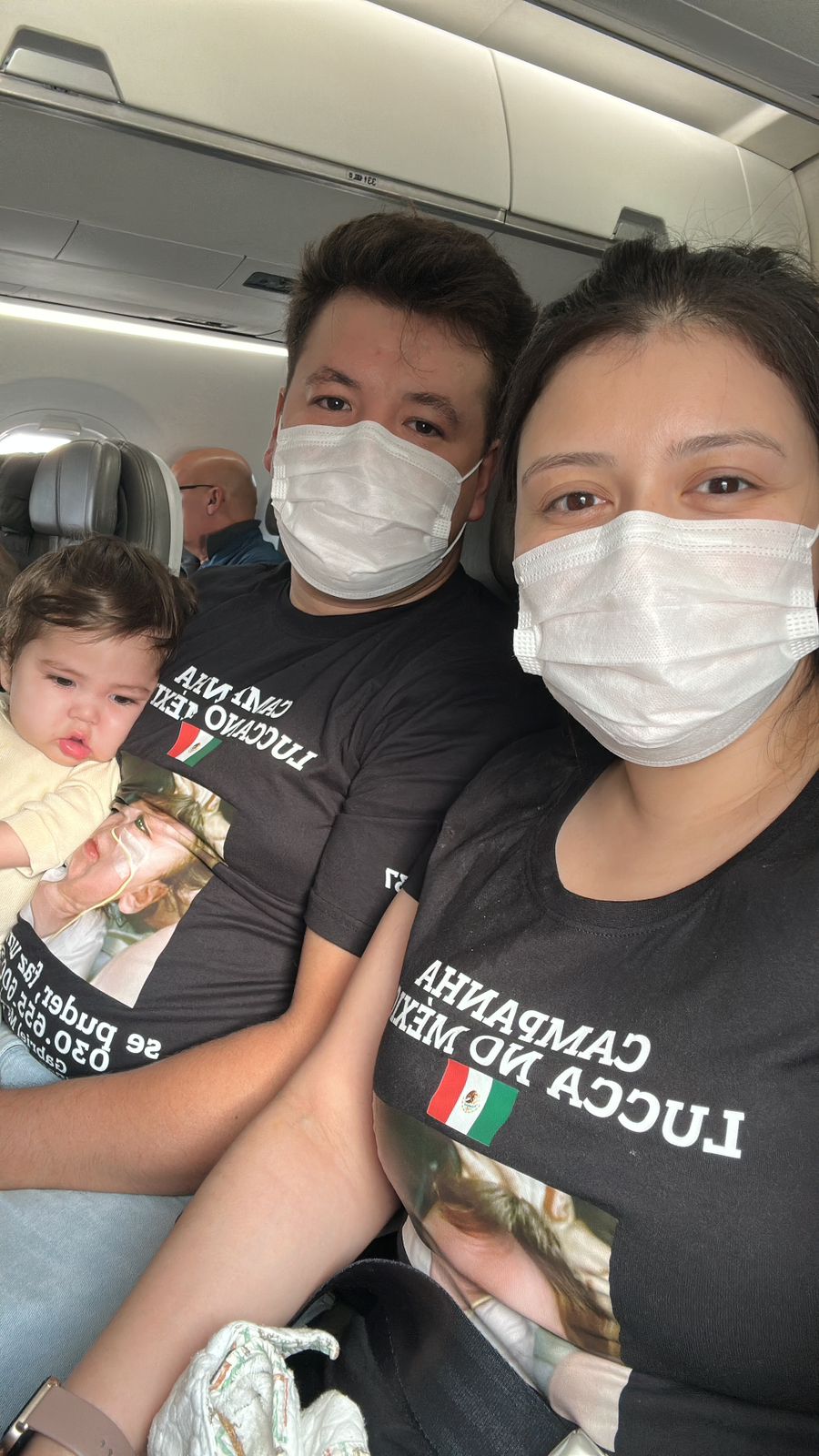 A família a caminho do México para o tratamento do Lucca